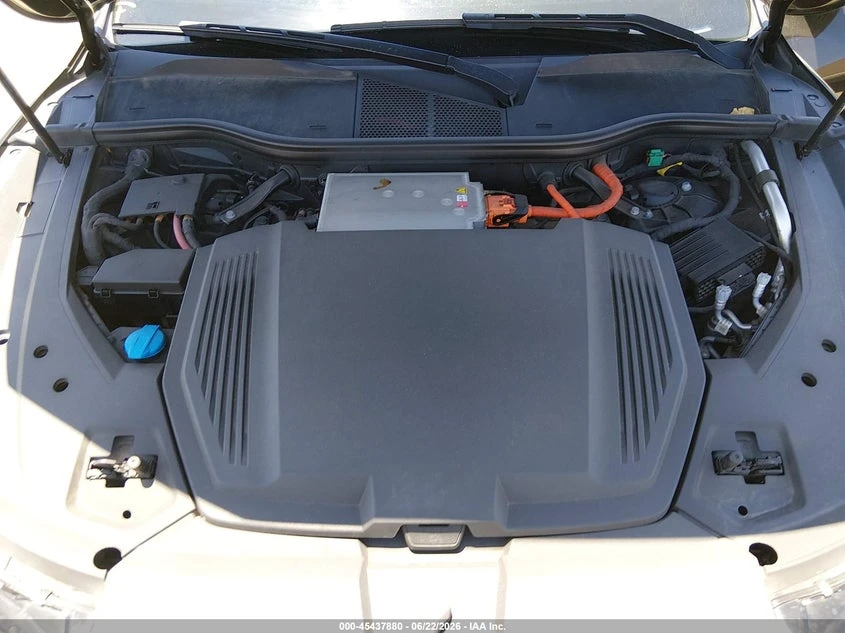 Audi E-Tron Premium Plus, снимка 10 - Автомобили и джипове - 55240766