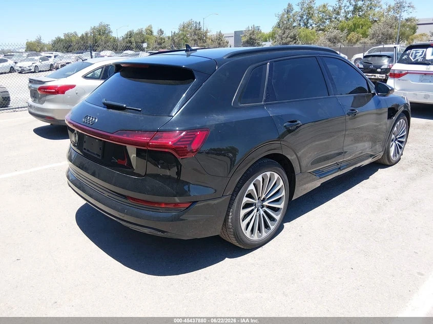 Audi E-Tron Premium Plus, снимка 4 - Автомобили и джипове - 55240766