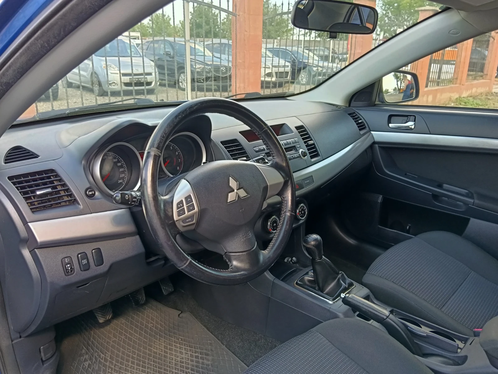 Mitsubishi Lancer 1.5i, снимка 8 - Автомобили и джипове - 55282845
