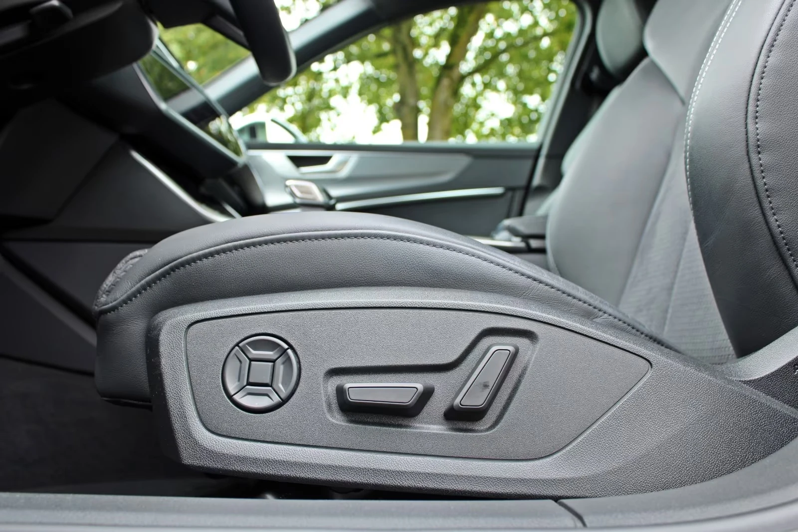 Audi S6 FACELIFT / HUD / MATRIX / 360 / QUATTRO / MIB3 / , снимка 9 - Автомобили и джипове - 55308197