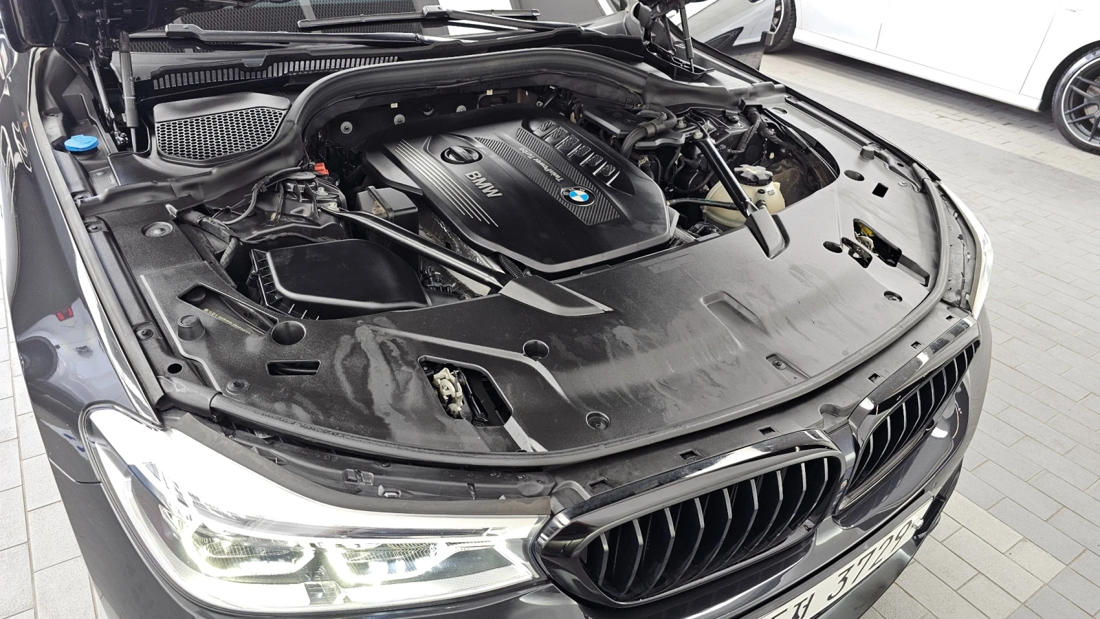 BMW 6 GT 630d xDrive M Sport | HUD | MEMORY | 360 , снимка 5 - Автомобили и джипове - 55460647