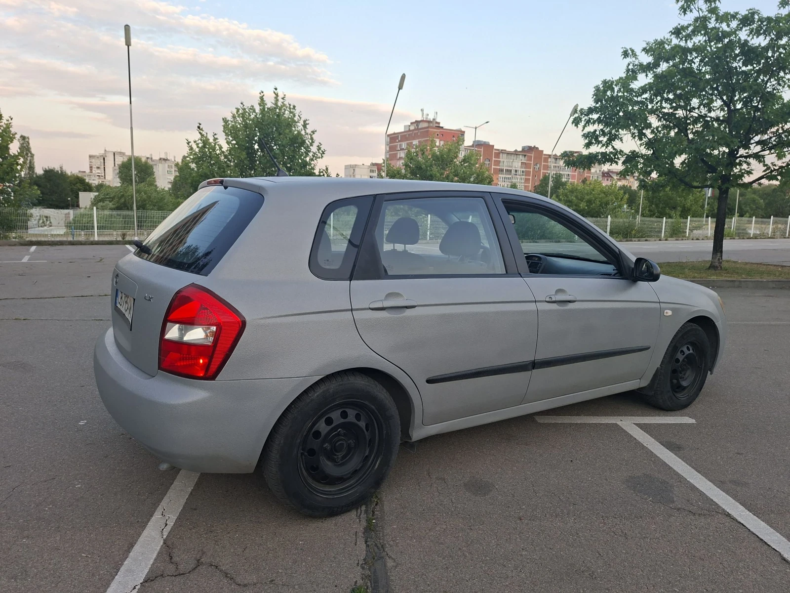 Kia Cerato 1.5 CRDi , снимка 9 - Автомобили и джипове - 55437361