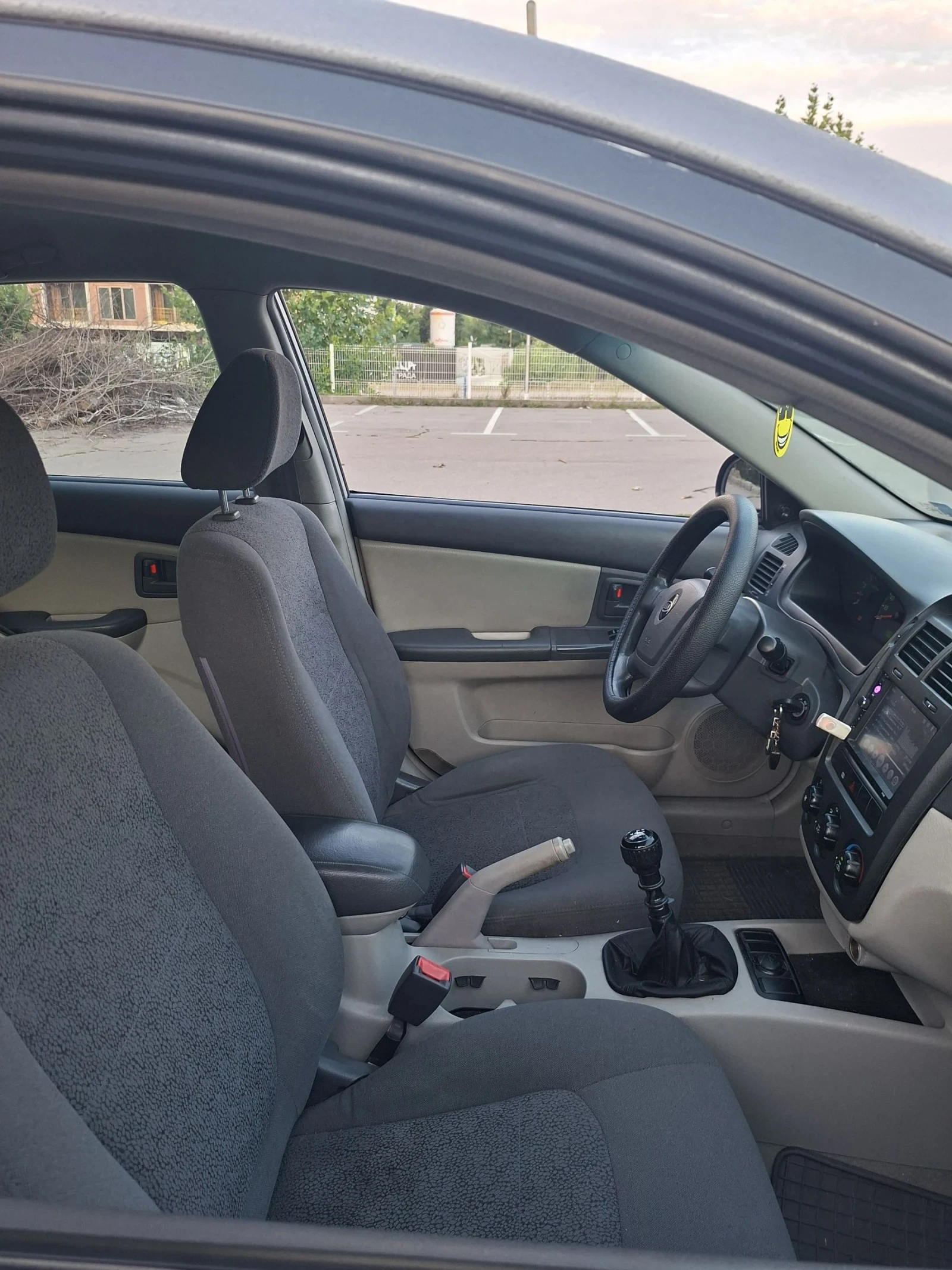 Kia Cerato 1.5 CRDi , снимка 11 - Автомобили и джипове - 55437361