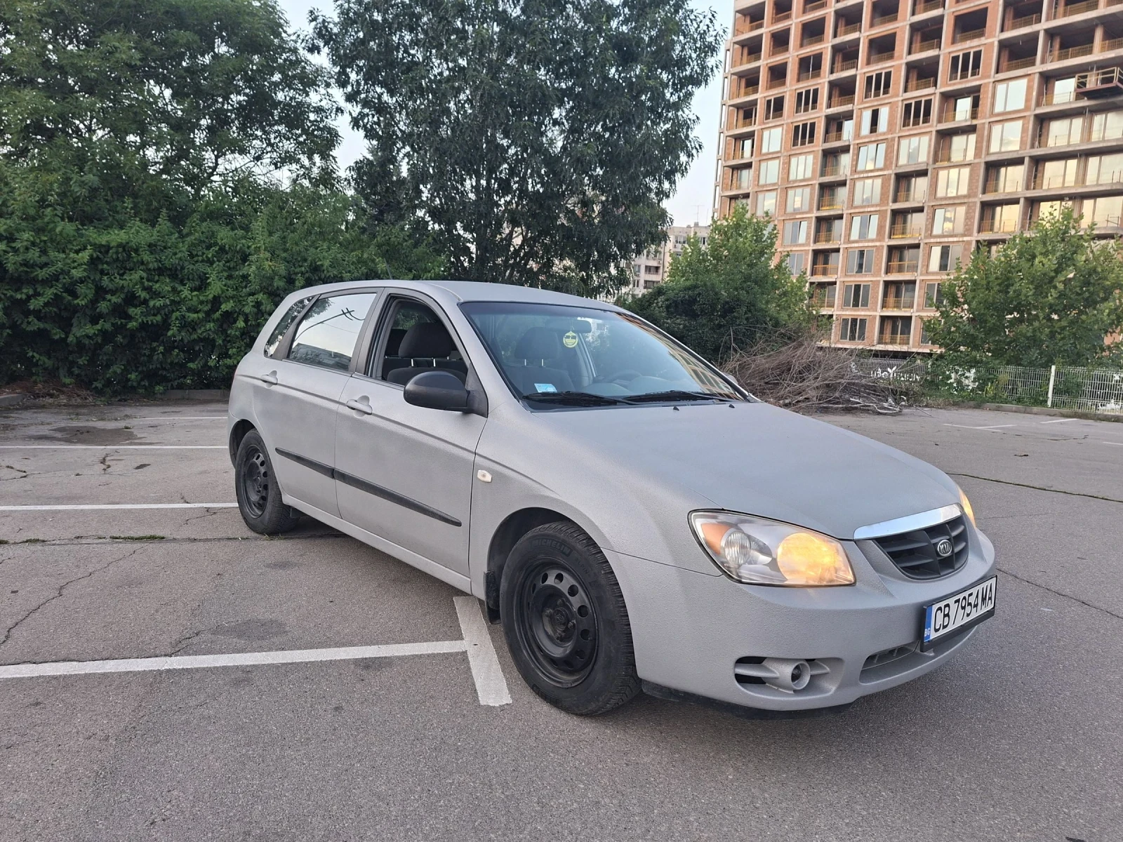 Kia Cerato 1.5 CRDi , снимка 10 - Автомобили и джипове - 55437361