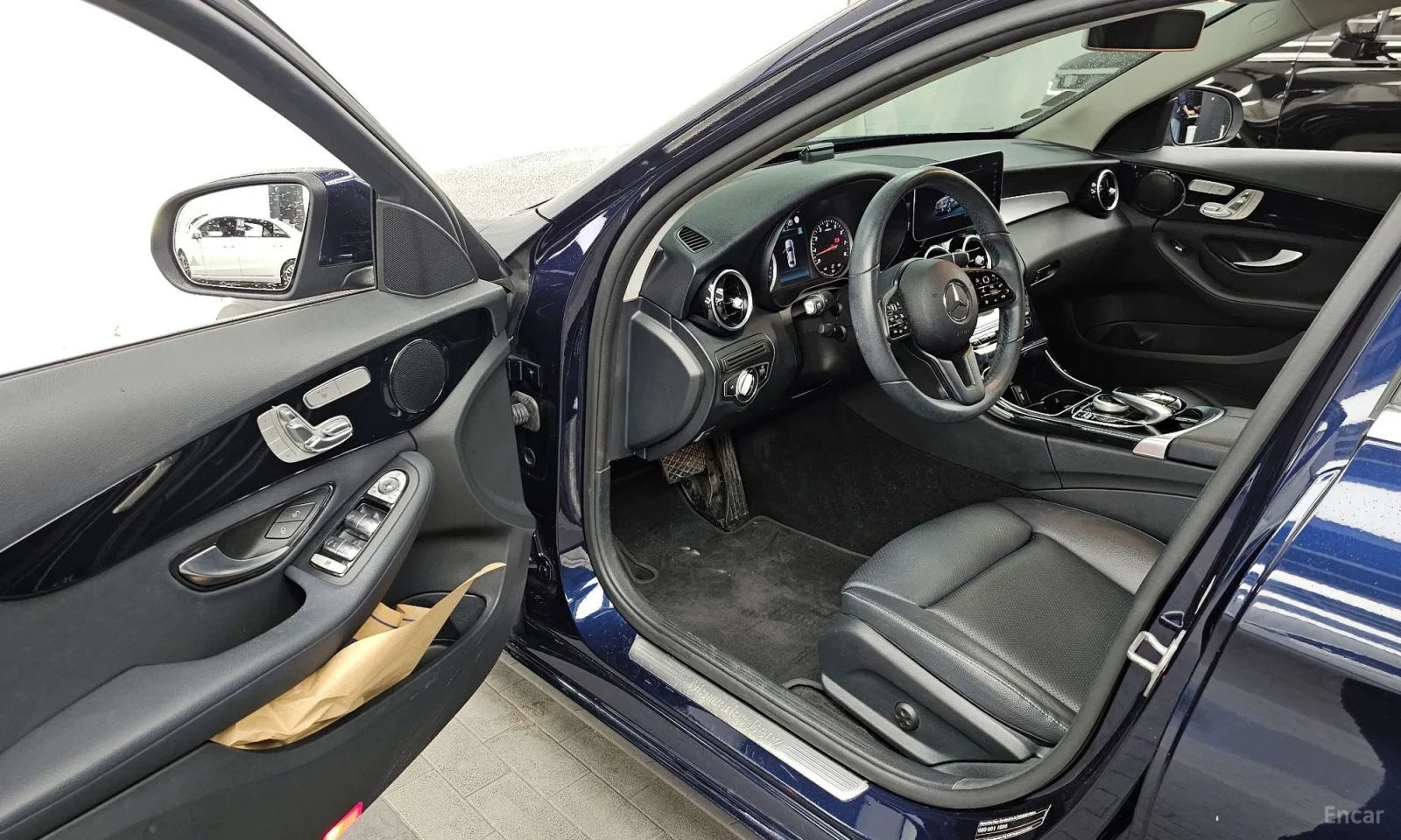 Mercedes-Benz C 200 Реални километри\Топ състояние\ Супер оферта, снимка 10 - Автомобили и джипове - 55574561