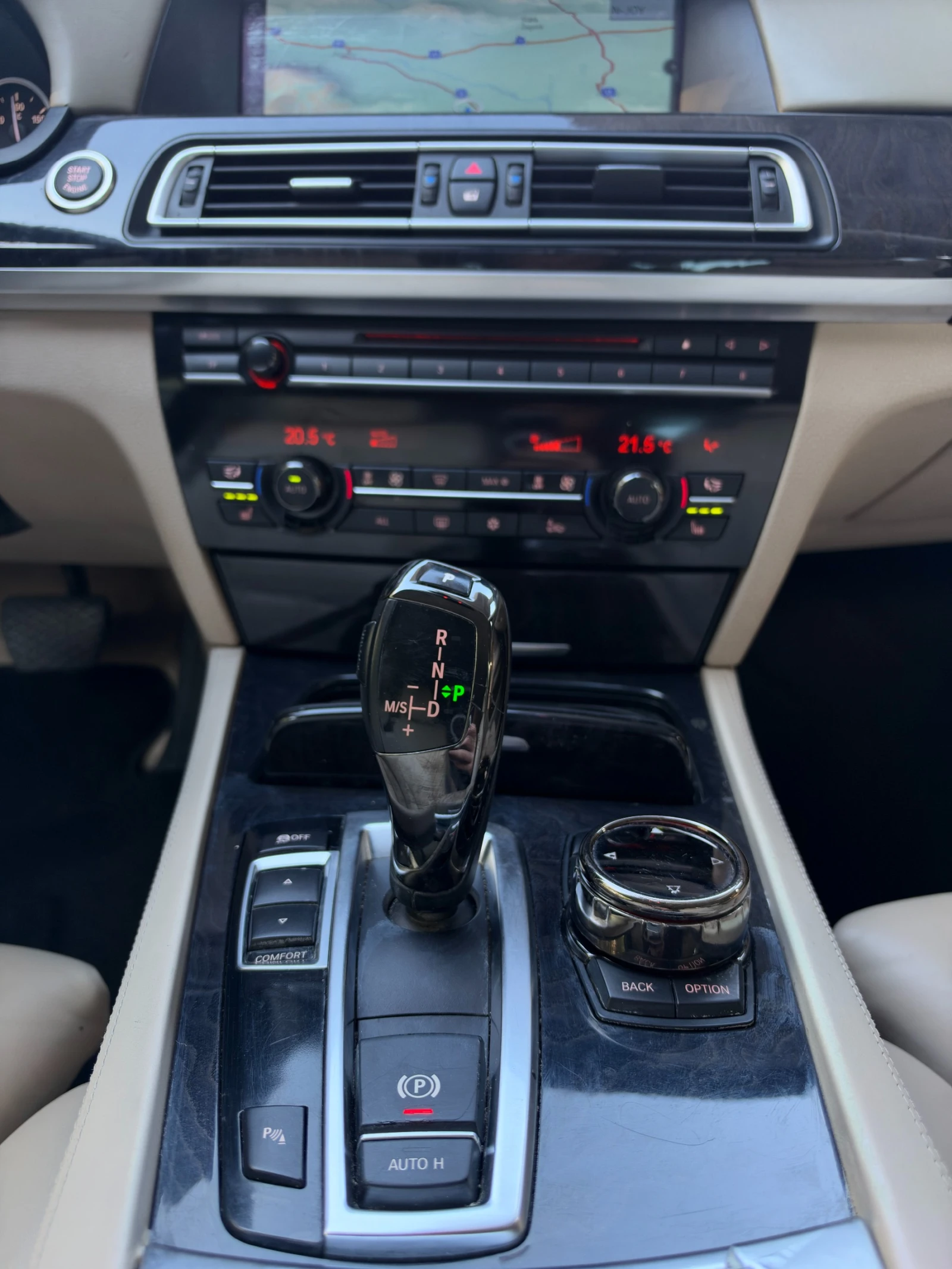 BMW 730 M-pack* Soft-close* 3xTV* HeadUp* ЛИЗИНГ* БАРТЕР, снимка 13 - Автомобили и джипове - 56549899