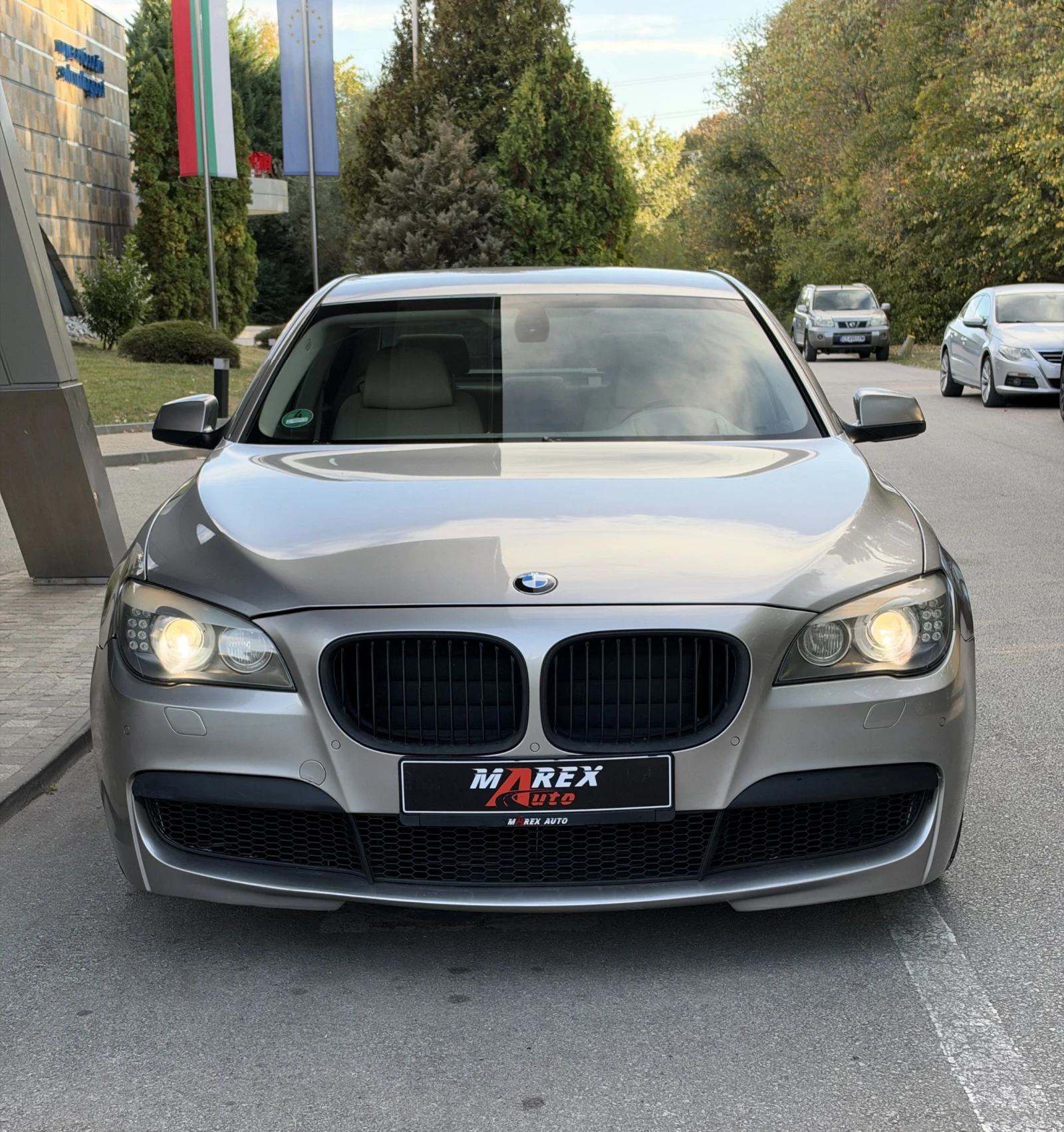 BMW 730 M-pack* Soft-close* 3xTV* HeadUp* ЛИЗИНГ* БАРТЕР, снимка 2 - Автомобили и джипове - 56549899