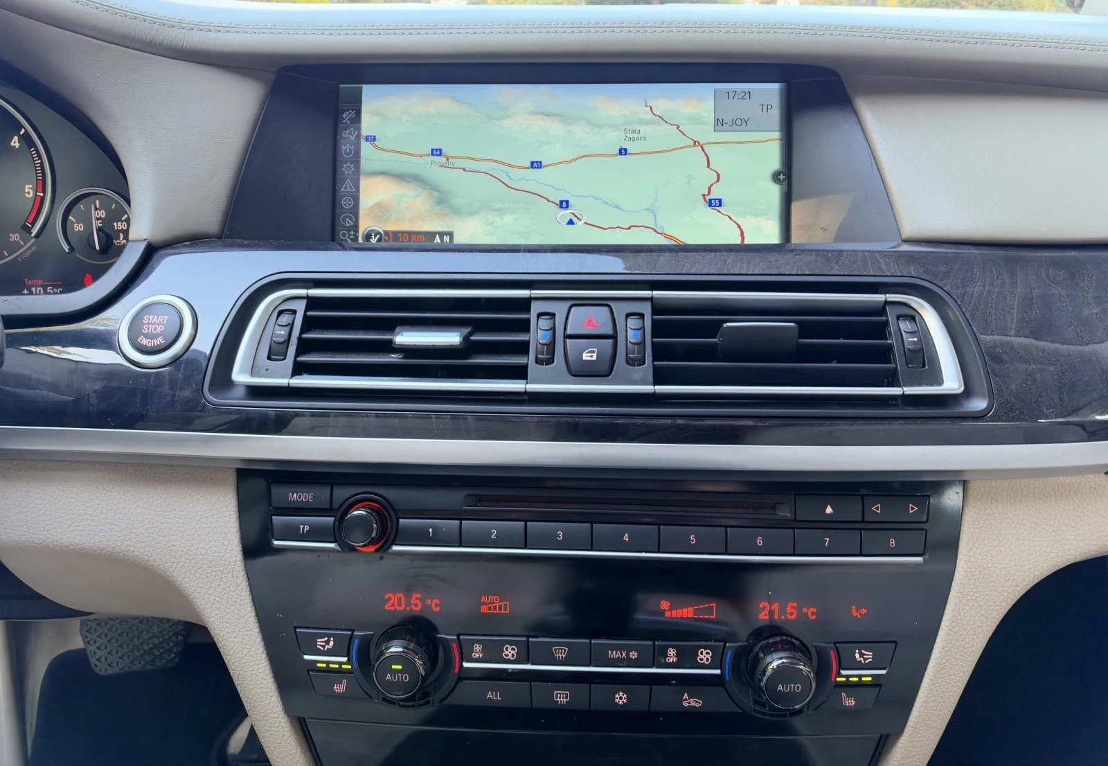 BMW 730 M-pack* Soft-close* 3xTV* HeadUp* ЛИЗИНГ* БАРТЕР, снимка 14 - Автомобили и джипове - 56549899