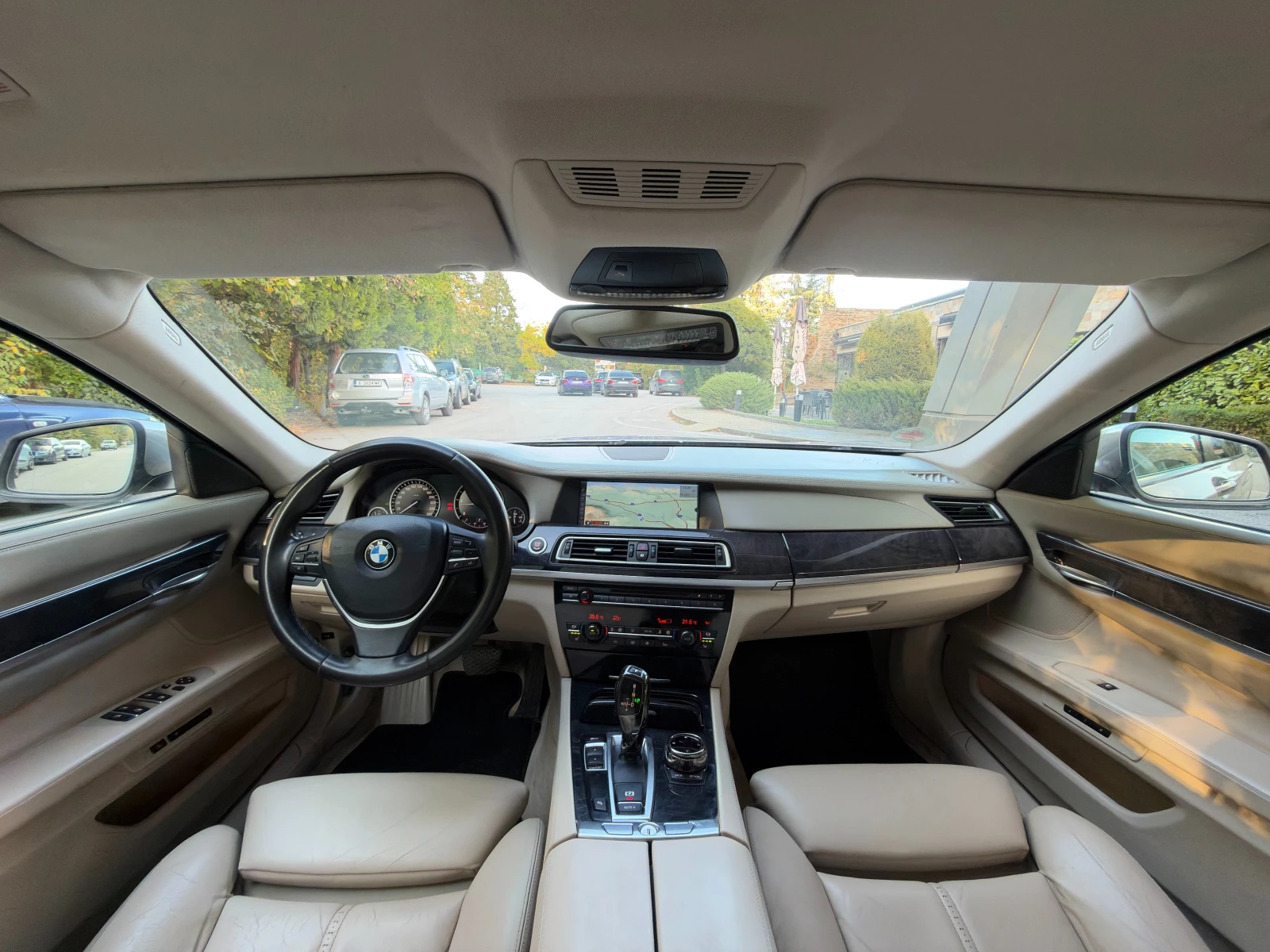 BMW 730 M-pack* Soft-close* 3xTV* HeadUp* ЛИЗИНГ* БАРТЕР, снимка 7 - Автомобили и джипове - 56549899