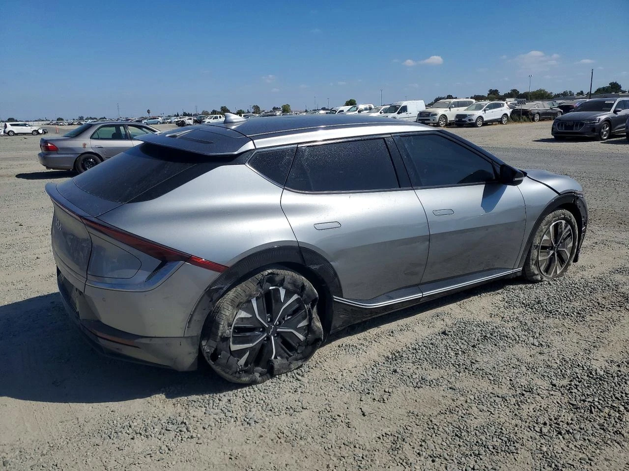 Kia EV6, снимка 3 - Автомобили и джипове - 56611467