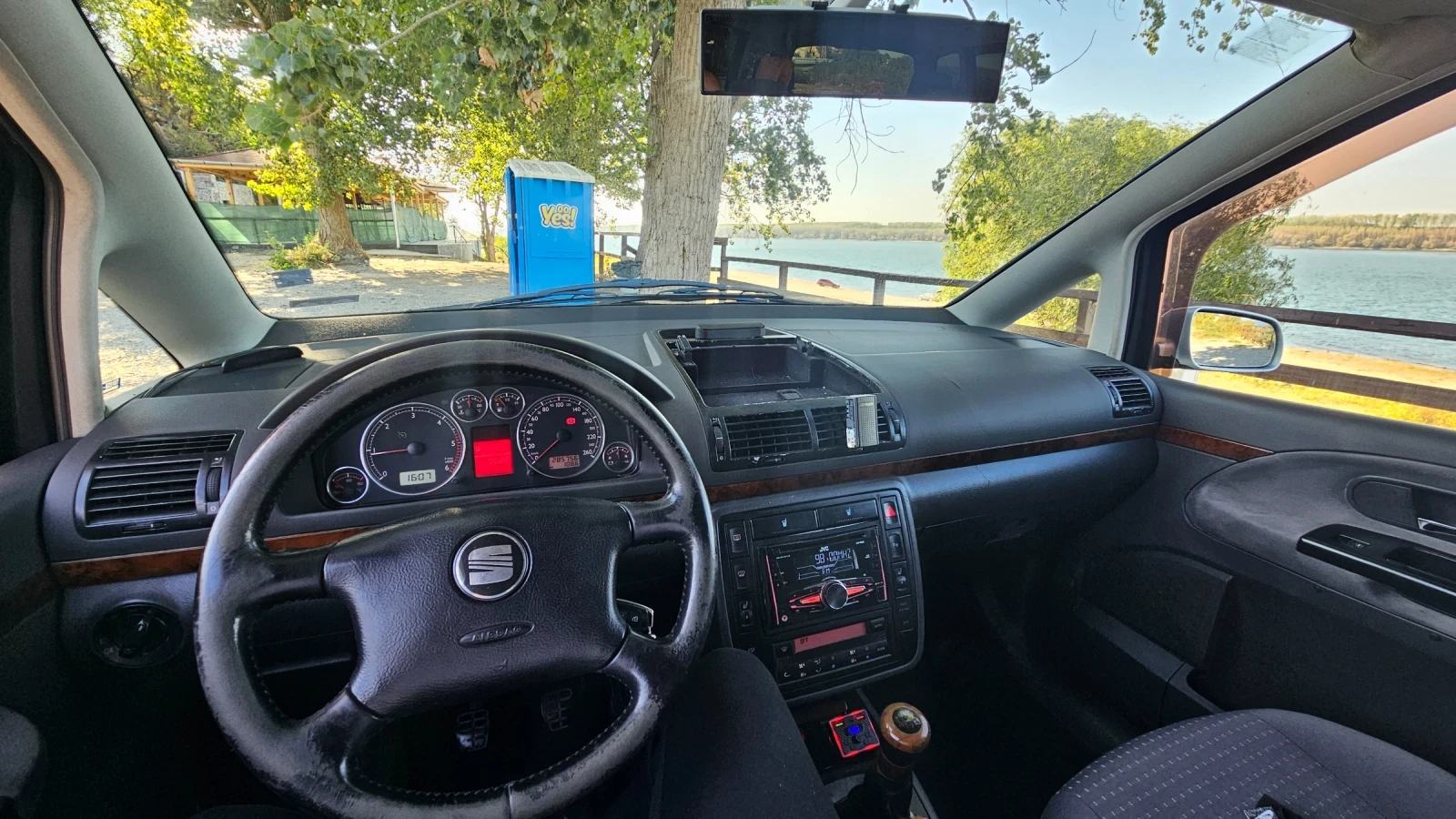 Seat Alhambra 1.9 TDI, снимка 8 - Автомобили и джипове - 56705048
