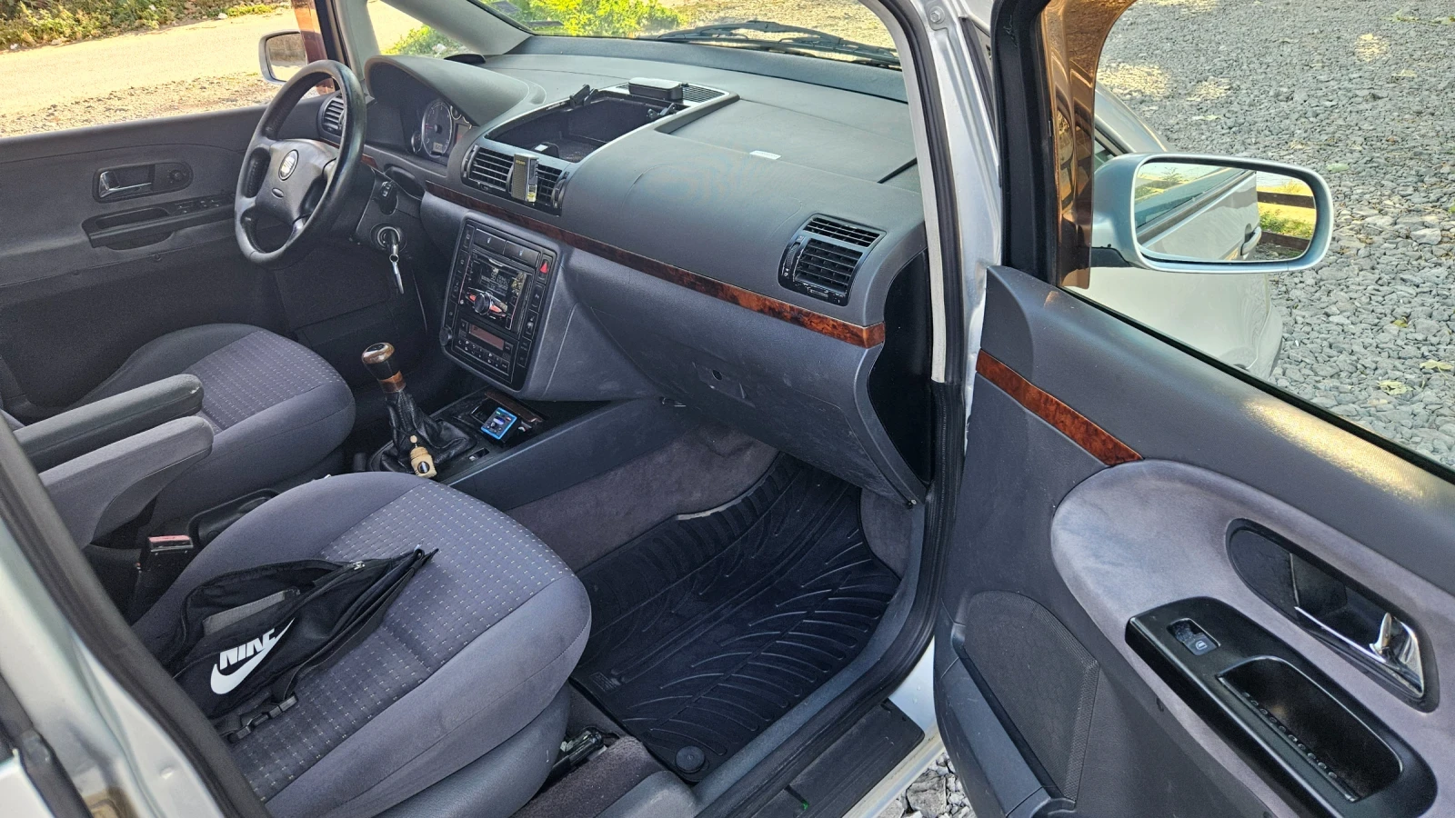 Seat Alhambra 1.9 TDI, снимка 9 - Автомобили и джипове - 56705048