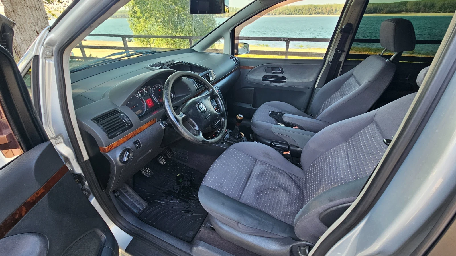 Seat Alhambra 1.9 TDI, снимка 10 - Автомобили и джипове - 56705048