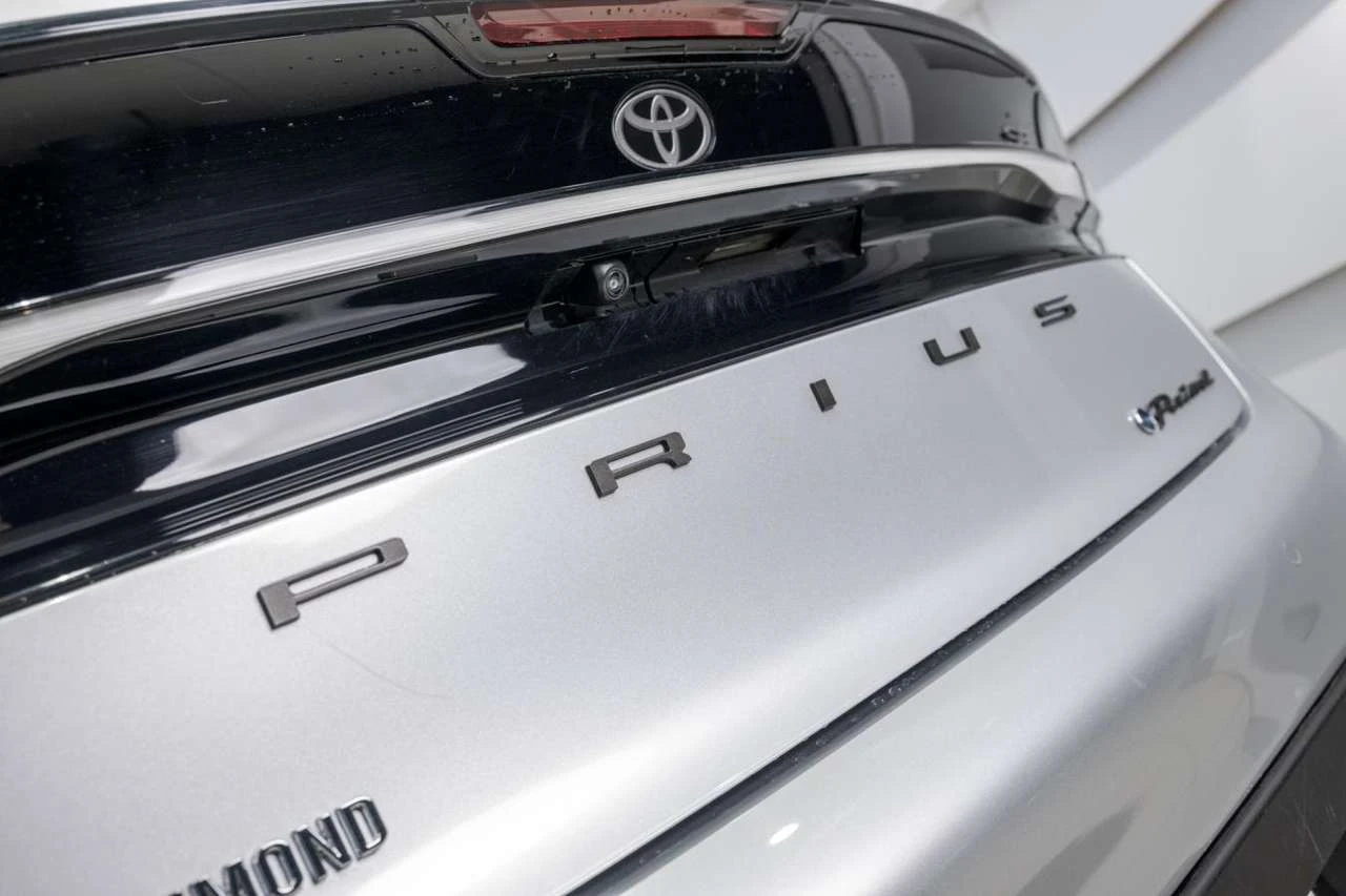 Toyota Prius SE + JAMA, снимка 2 - Автомобили и джипове - 56705166