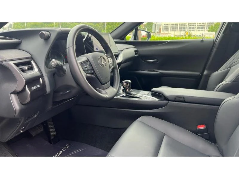 Lexus UX 250h F-Sport AWD - изображение 9