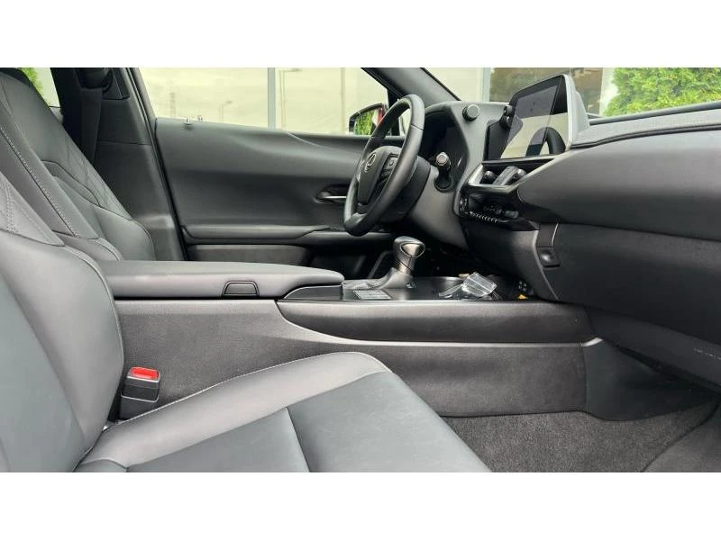 Lexus UX 250h F-Sport AWD - изображение 10