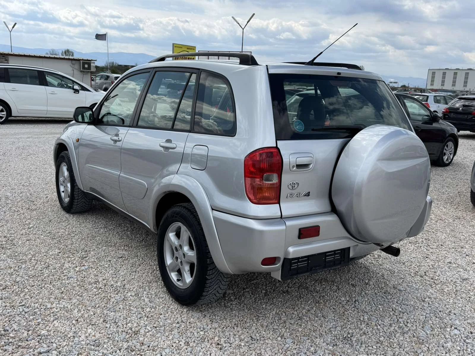 Toyota Rav4 2.0i 4x4 - изображение 6