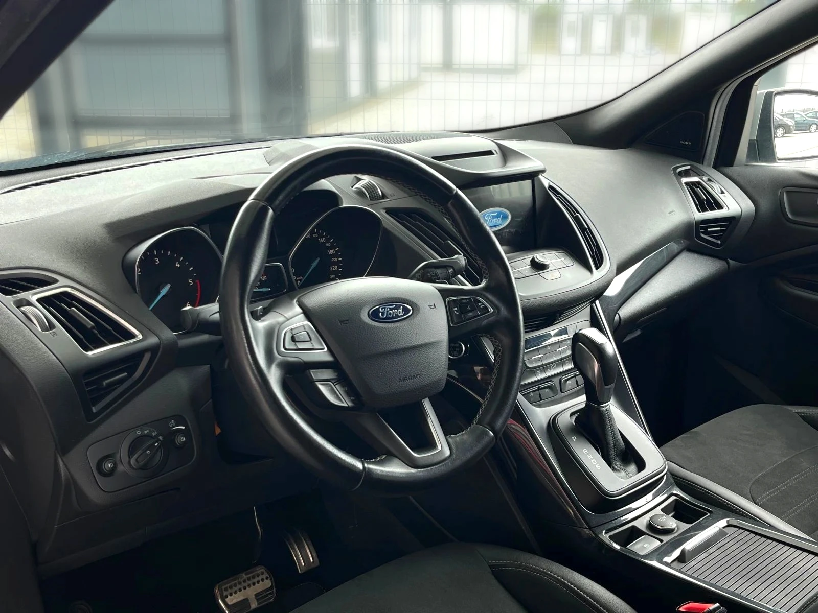 Ford Kuga ST LINE 4X4 - изображение 6