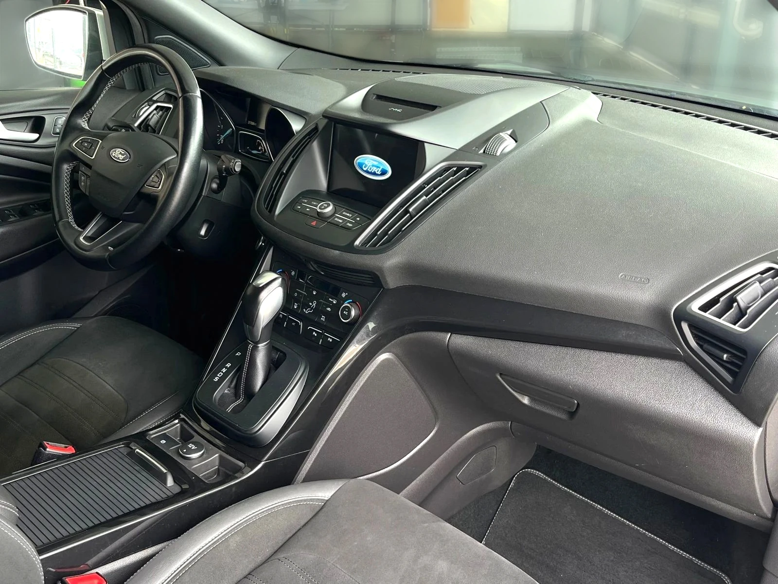 Ford Kuga ST LINE 4X4 - изображение 7