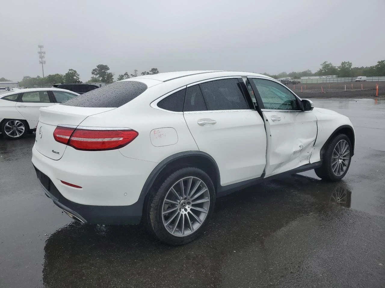 Mercedes-Benz GLC 300 COUPE/4MATIC/BURMESTER/ШИБЕДАХ/ВИДЕО НА МОТОРА - изображение 4