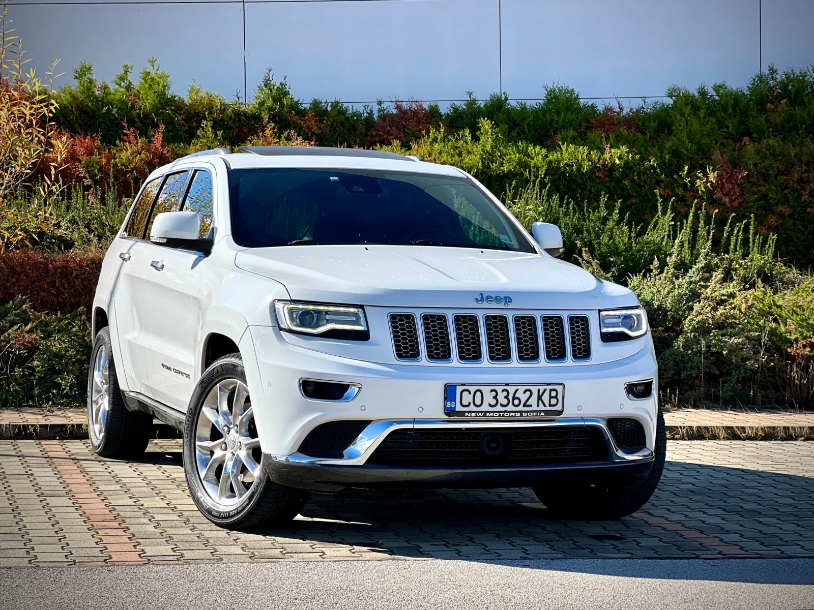 Jeep Grand cherokee 3.0CRDi-SUMMIT-обслужен-Лизинг през Уникредит  - изображение 3