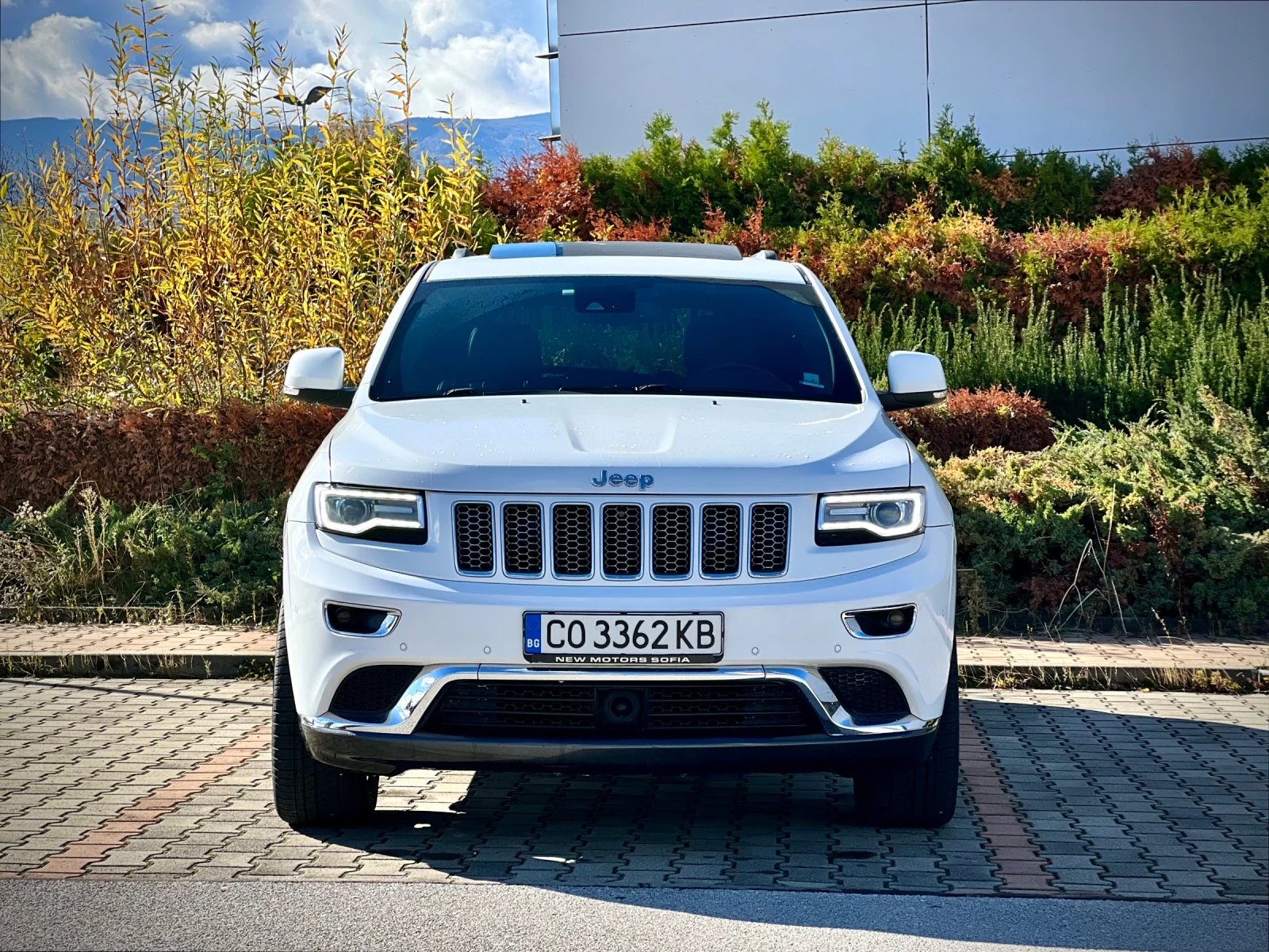 Jeep Grand cherokee 3.0CRDi-SUMMIT-обслужен-Лизинг през Уникредит  - изображение 2