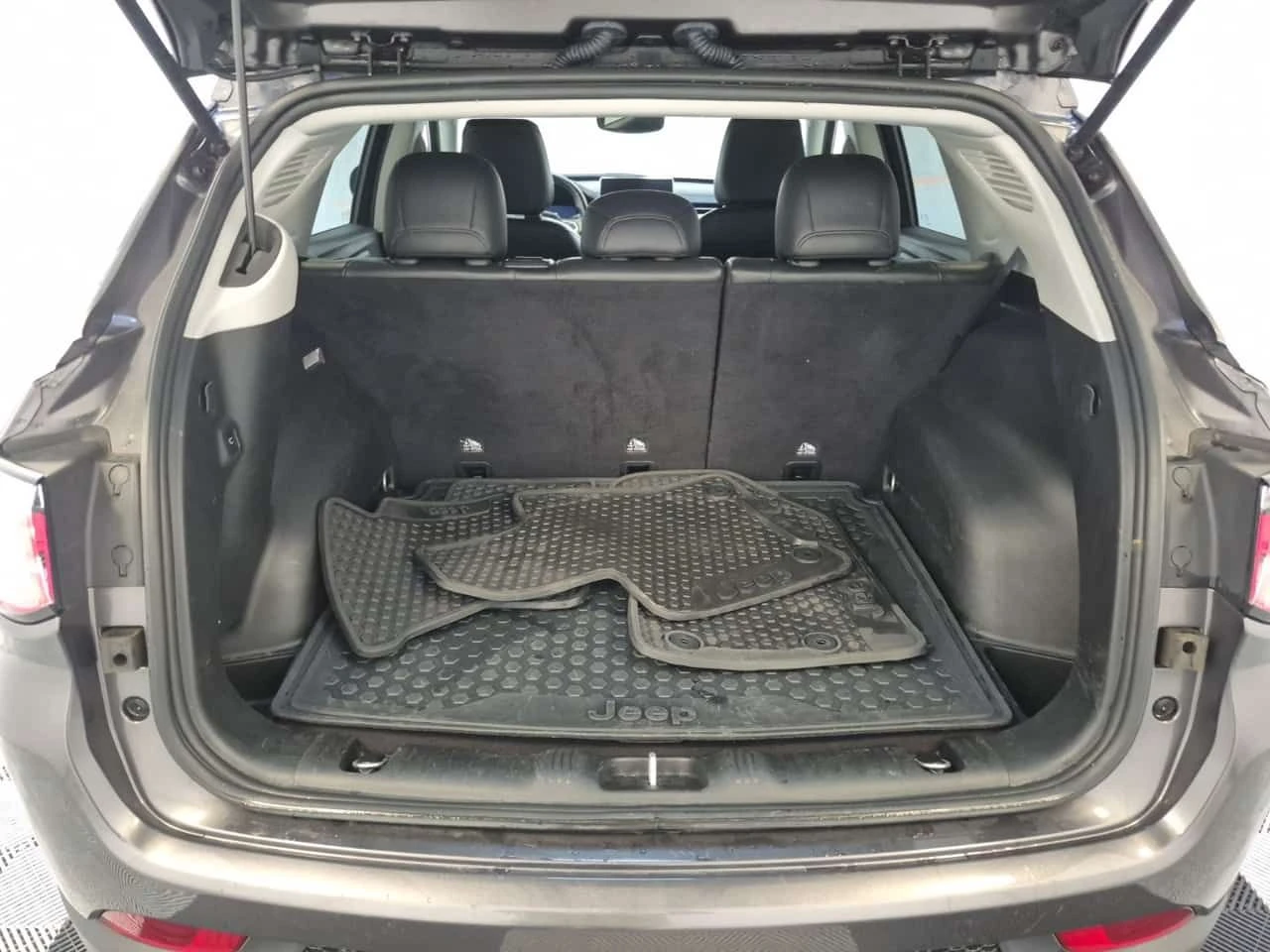 Jeep Compass NORTH| ПОДГРЕВИ| ДВА КЛЮЧА| CARFAX, снимка 4 - Автомобили и джипове - 53894306