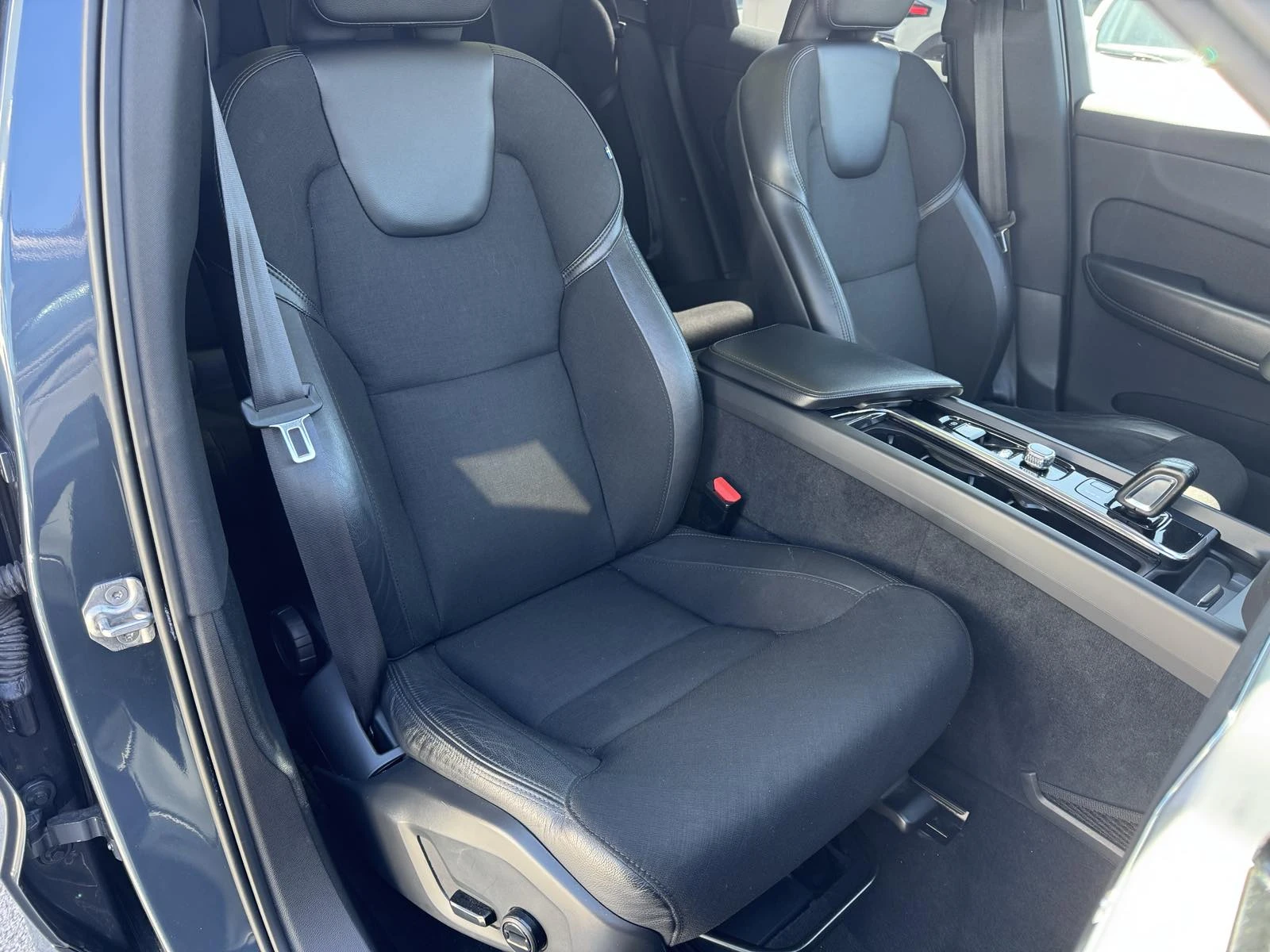 Volvo XC60 T8 TWIN ENGINE AWD, снимка 9 - Автомобили и джипове - 54136988