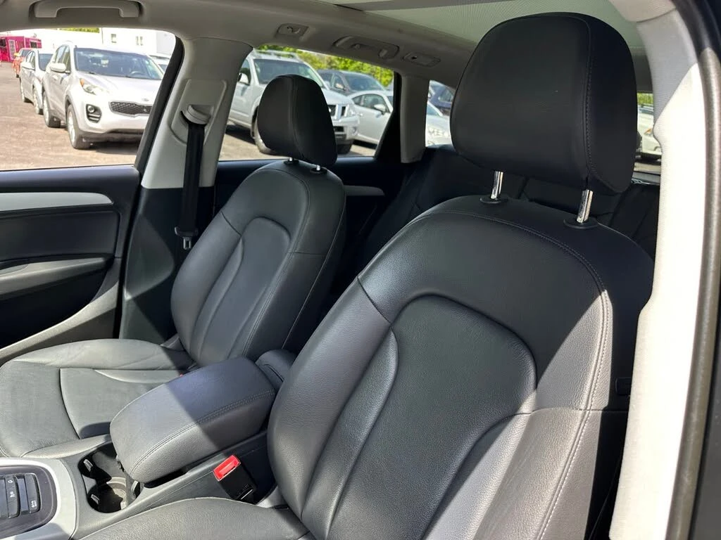 Audi Q5 quattro Komfort АвтоКредит  (ЦЕНА ДО БГ), снимка 8 - Автомобили и джипове - 54755940