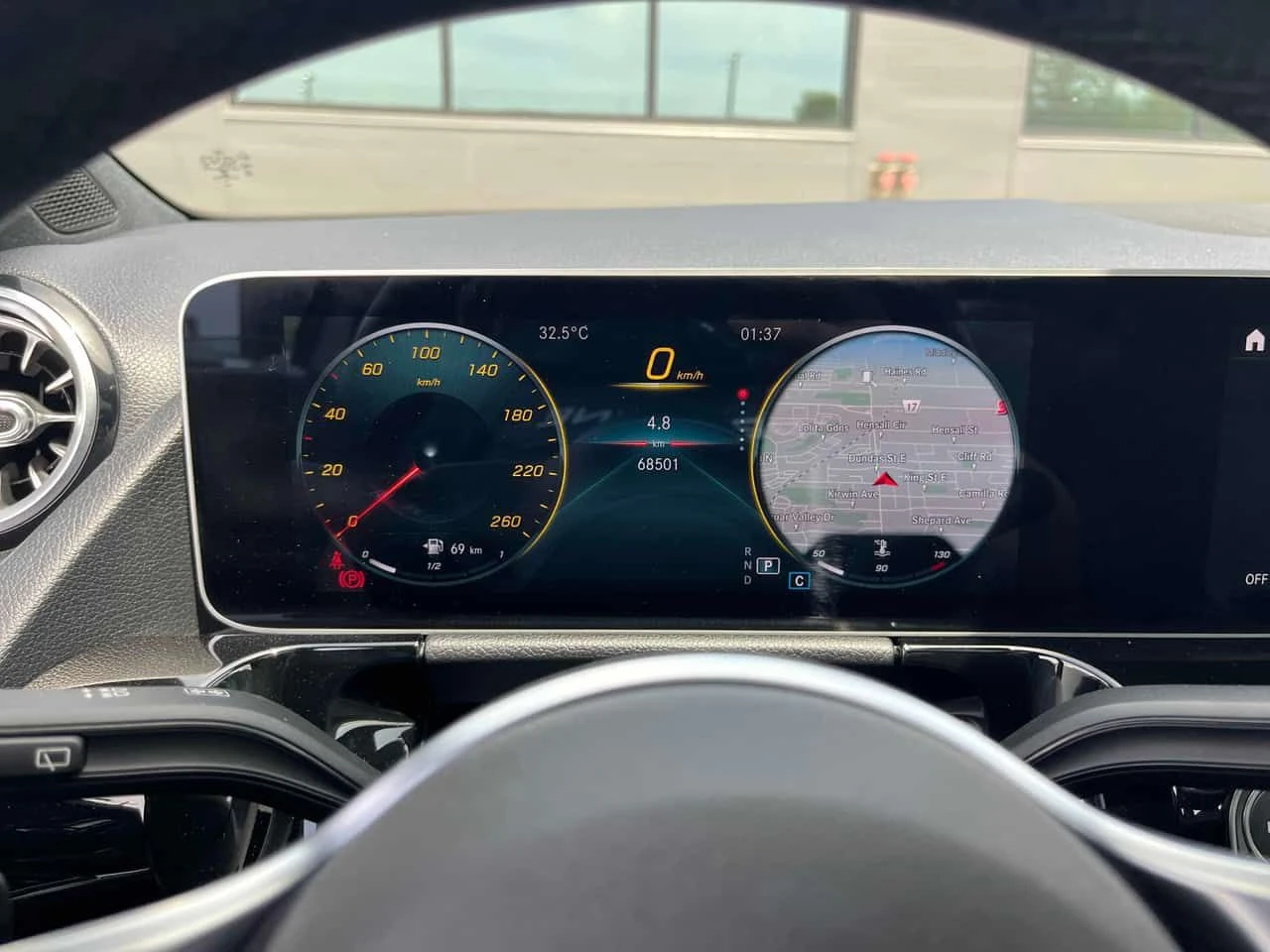 Mercedes-Benz GLA 250 4MATIC| DISTRONIC| AMBIENTNO| PANORAMA| , снимка 8 - Автомобили и джипове - 54821523