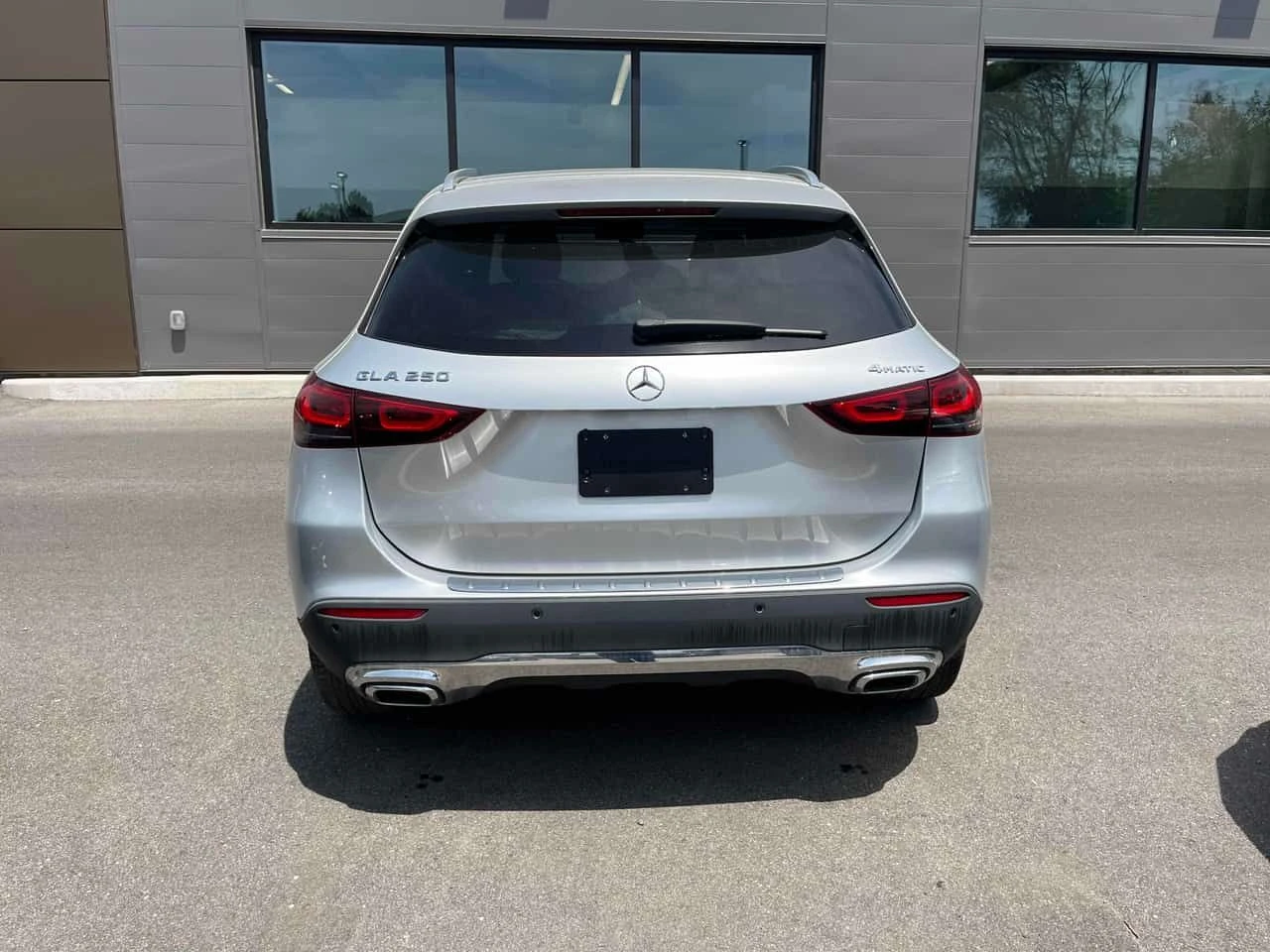 Mercedes-Benz GLA 250 4MATIC| DISTRONIC| AMBIENTNO| PANORAMA| , снимка 4 - Автомобили и джипове - 54821523