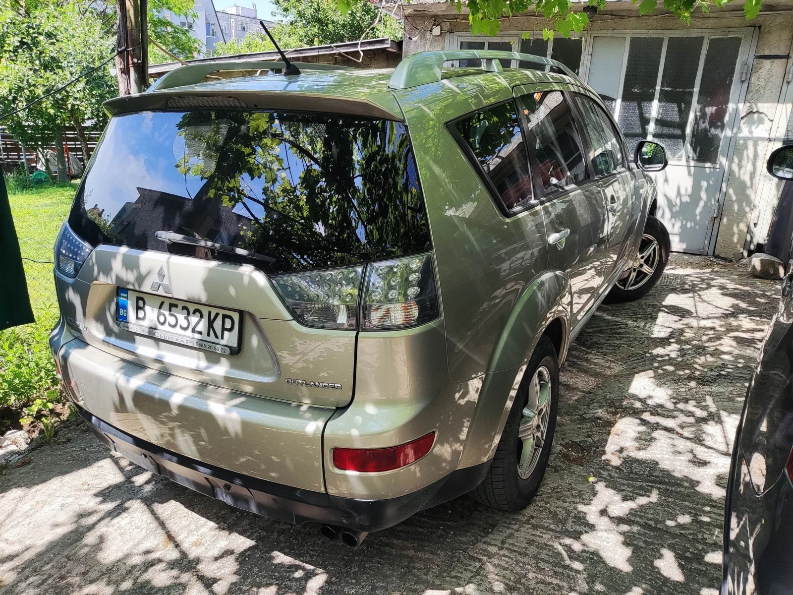 Mitsubishi Outlander 2.0 DiD, снимка 3 - Автомобили и джипове - 54955048