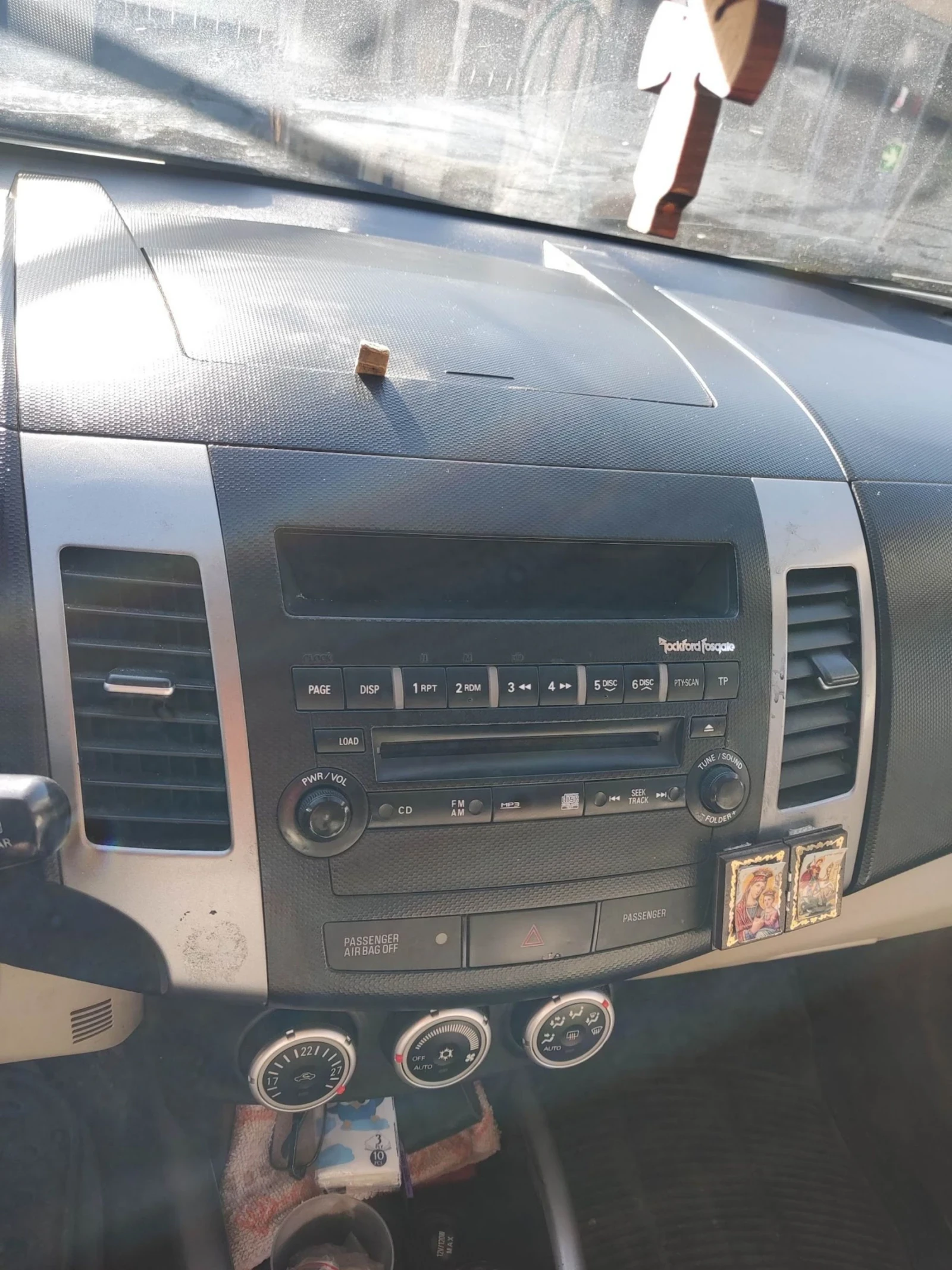 Mitsubishi Outlander 2.0 DiD, снимка 8 - Автомобили и джипове - 54955048