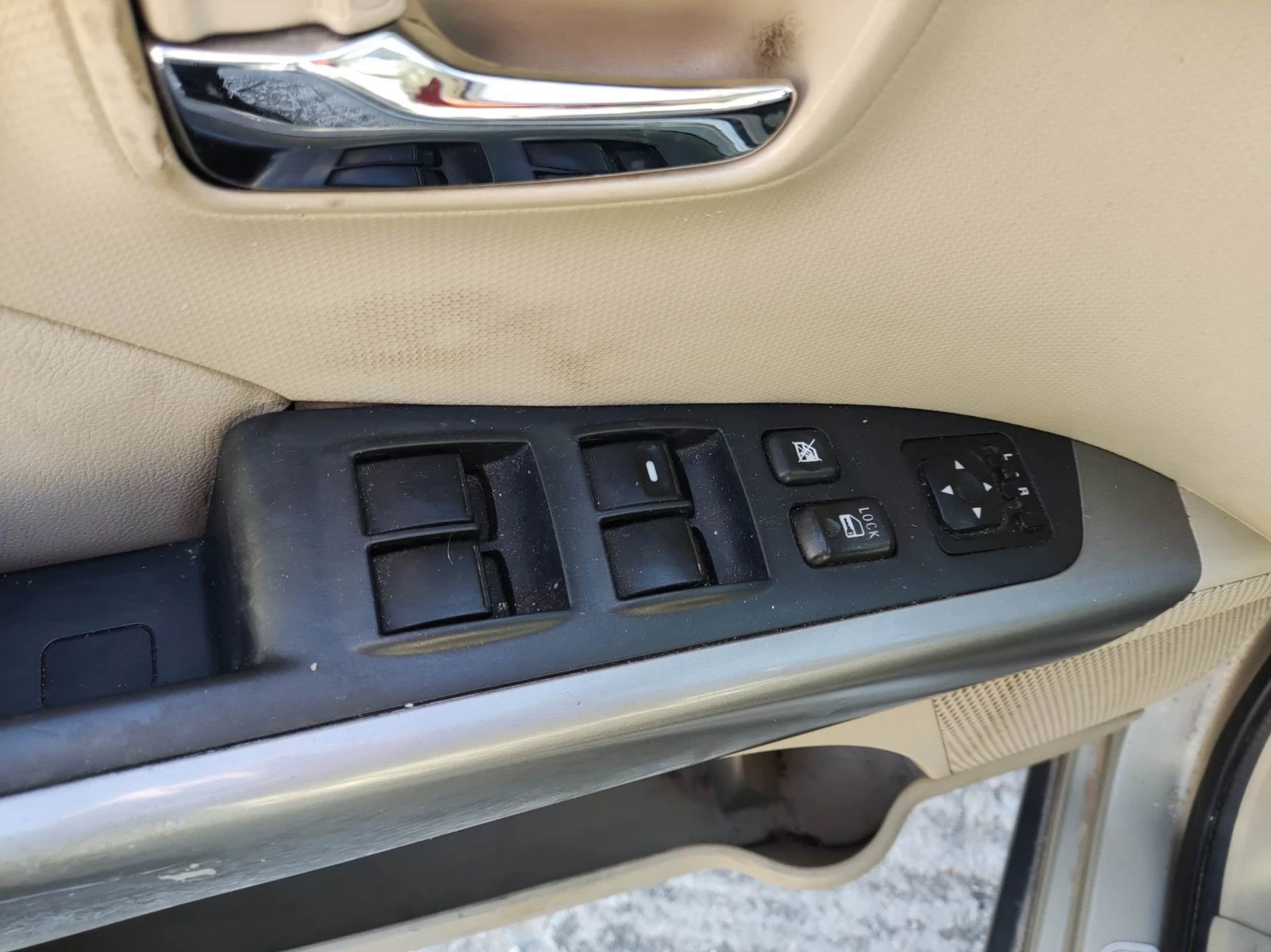Mitsubishi Outlander 2.0 DiD, снимка 9 - Автомобили и джипове - 54955048