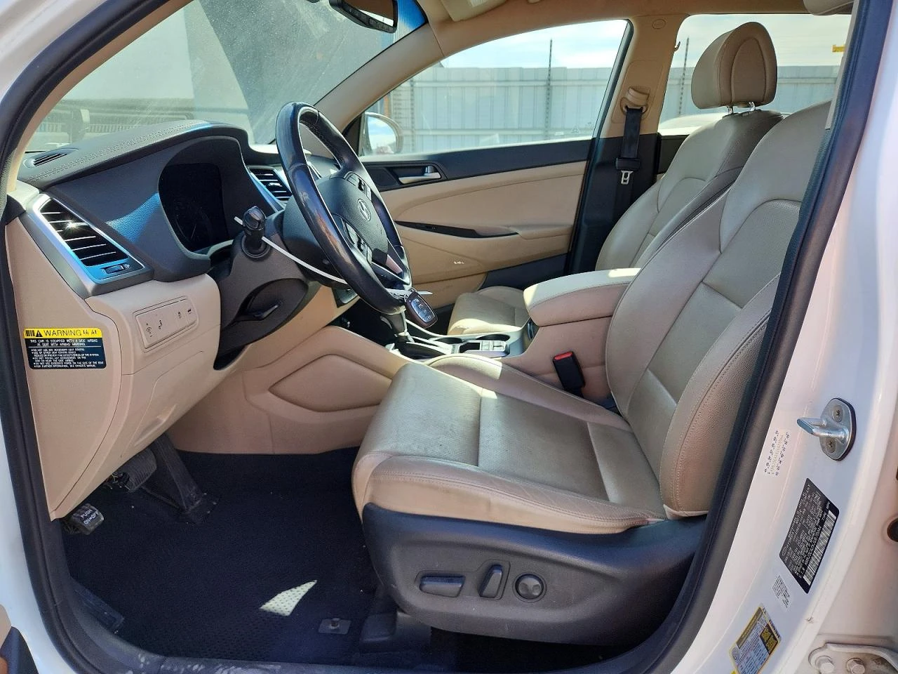 Hyundai Tucson 1.6l Limited, снимка 7 - Автомобили и джипове - 56025532