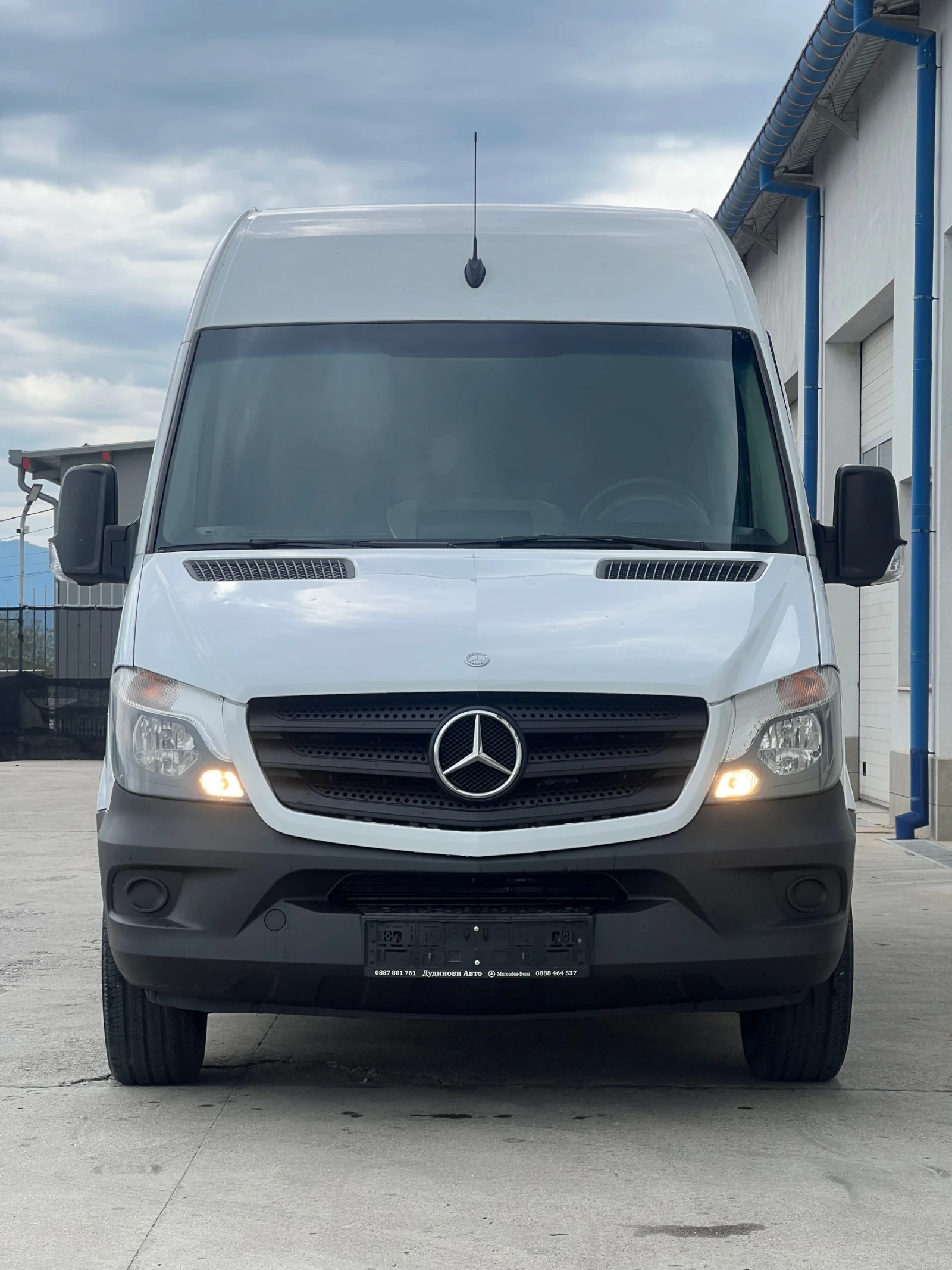Mercedes-Benz Sprinter Средна база / Климатроник - изображение 2