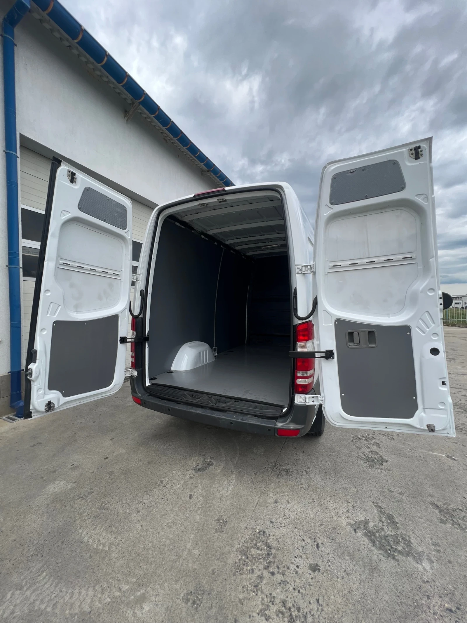 Mercedes-Benz Sprinter Средна база / Климатроник - изображение 7