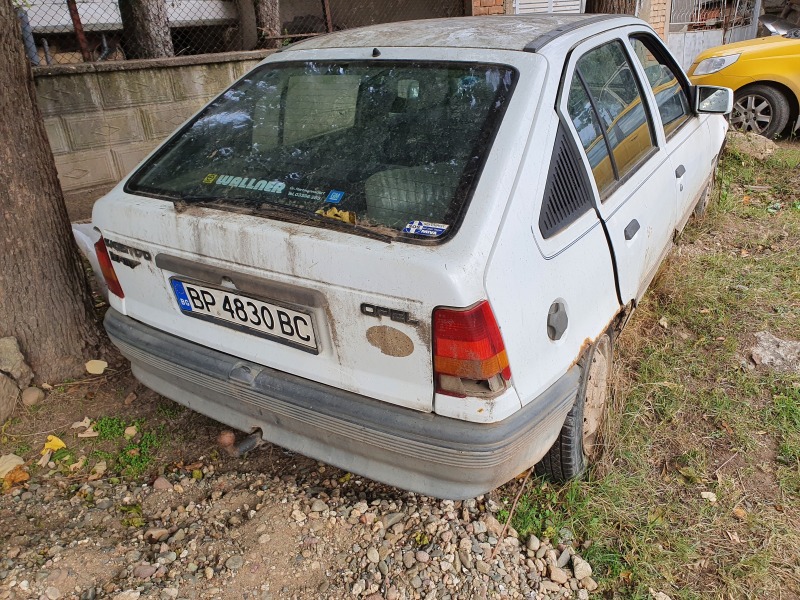Opel Kadett, снимка 2 - Автомобили и джипове - 43613598
