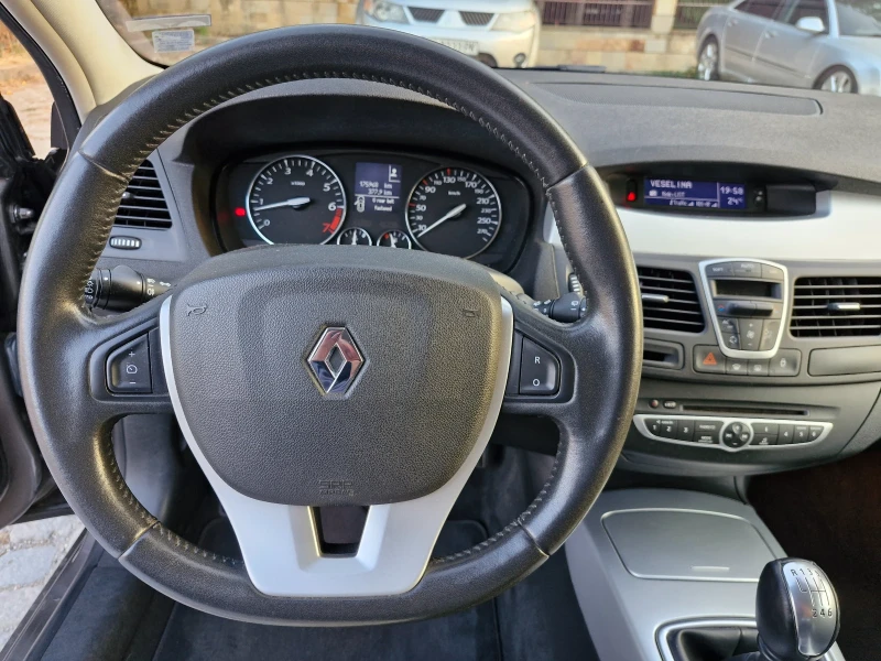 Renault Laguna 2.0, снимка 10 - Автомобили и джипове - 46860981