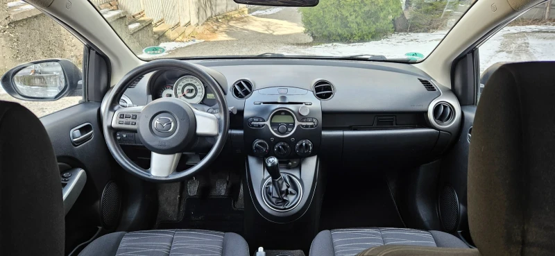 Mazda 2 1.3 бензин, снимка 9 - Автомобили и джипове - 49246558