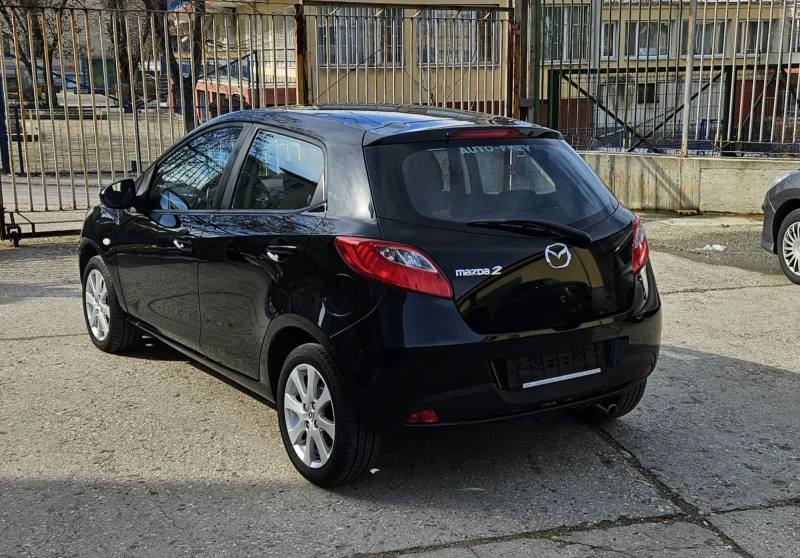 Mazda 2 1.3 бензин, снимка 6 - Автомобили и джипове - 49246558