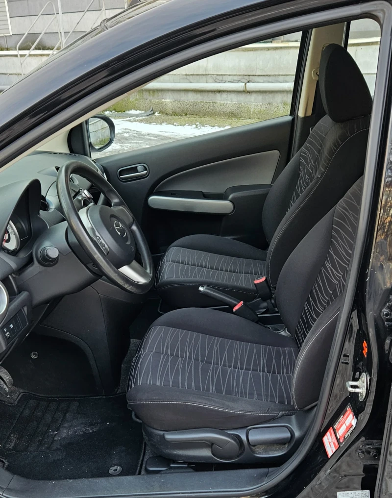 Mazda 2 1.3 бензин, снимка 8 - Автомобили и джипове - 49246558