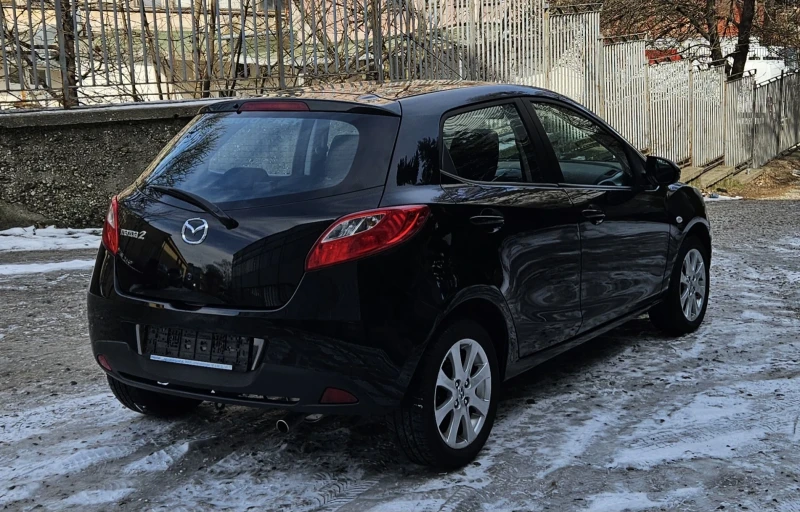 Mazda 2 1.3 бензин, снимка 4 - Автомобили и джипове - 49246558