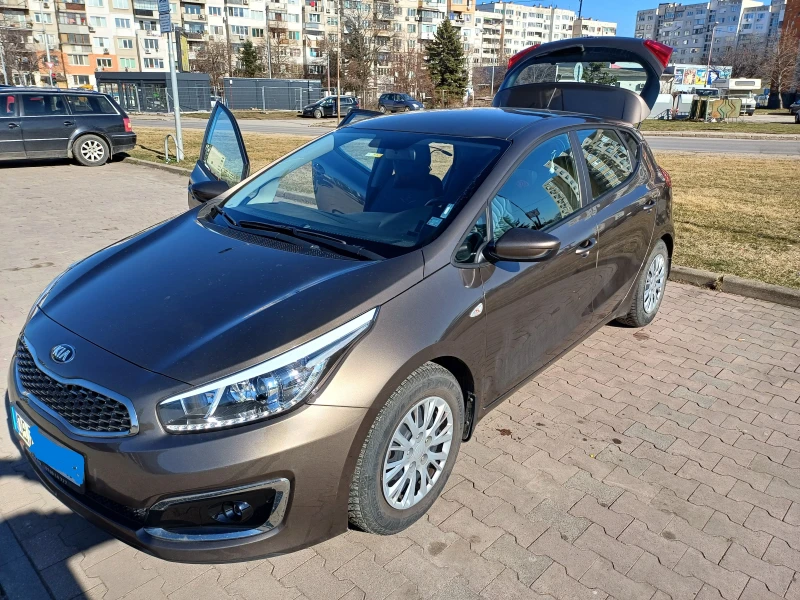 Kia Ceed, снимка 2 - Автомобили и джипове - 49379941