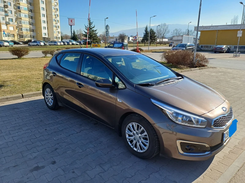 Kia Ceed, снимка 5 - Автомобили и джипове - 49379941