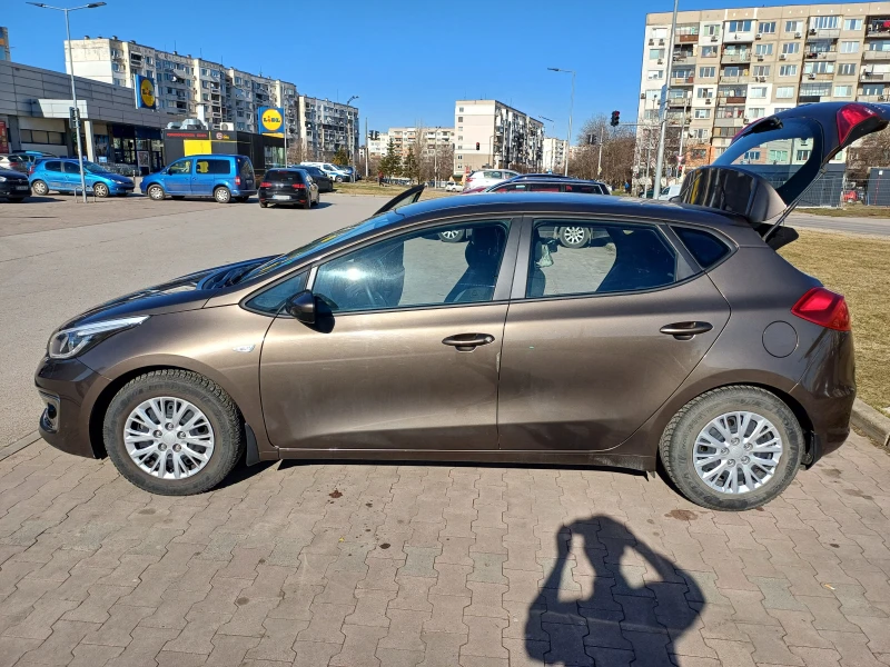 Kia Ceed, снимка 3 - Автомобили и джипове - 49379941