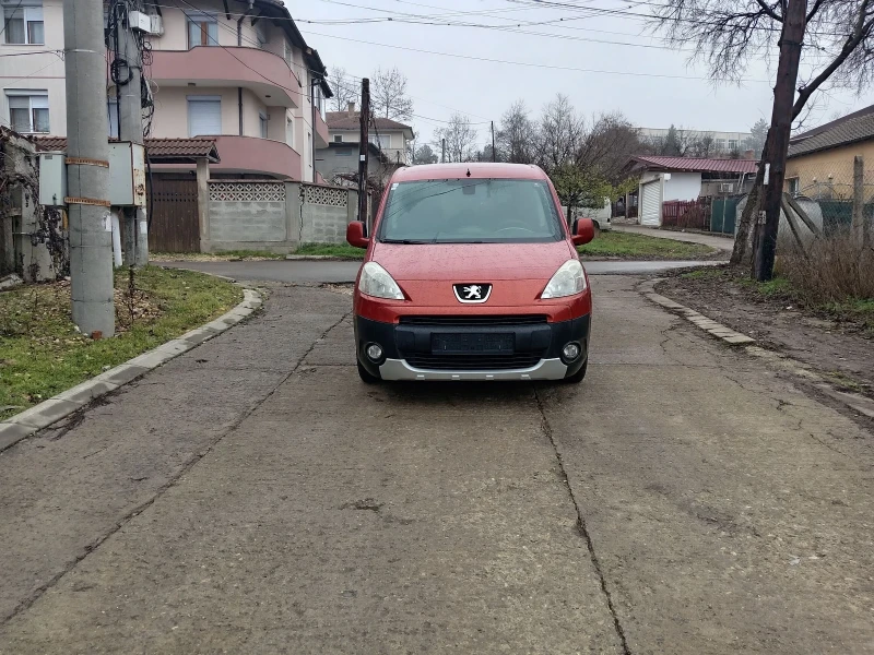Peugeot Partner 1.6-90ks-2012г , снимка 2 - Автомобили и джипове - 52867263