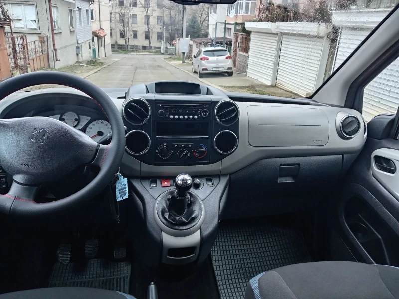 Peugeot Partner 1.6-90ks-2012г , снимка 10 - Автомобили и джипове - 52867263