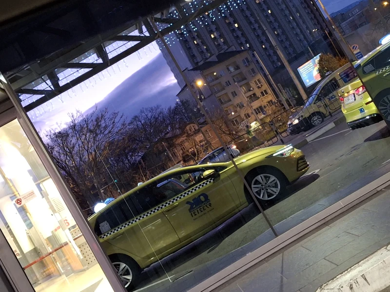 VW Golf 1.5 фабричен метан такси, снимка 14 - Автомобили и джипове - 52937338