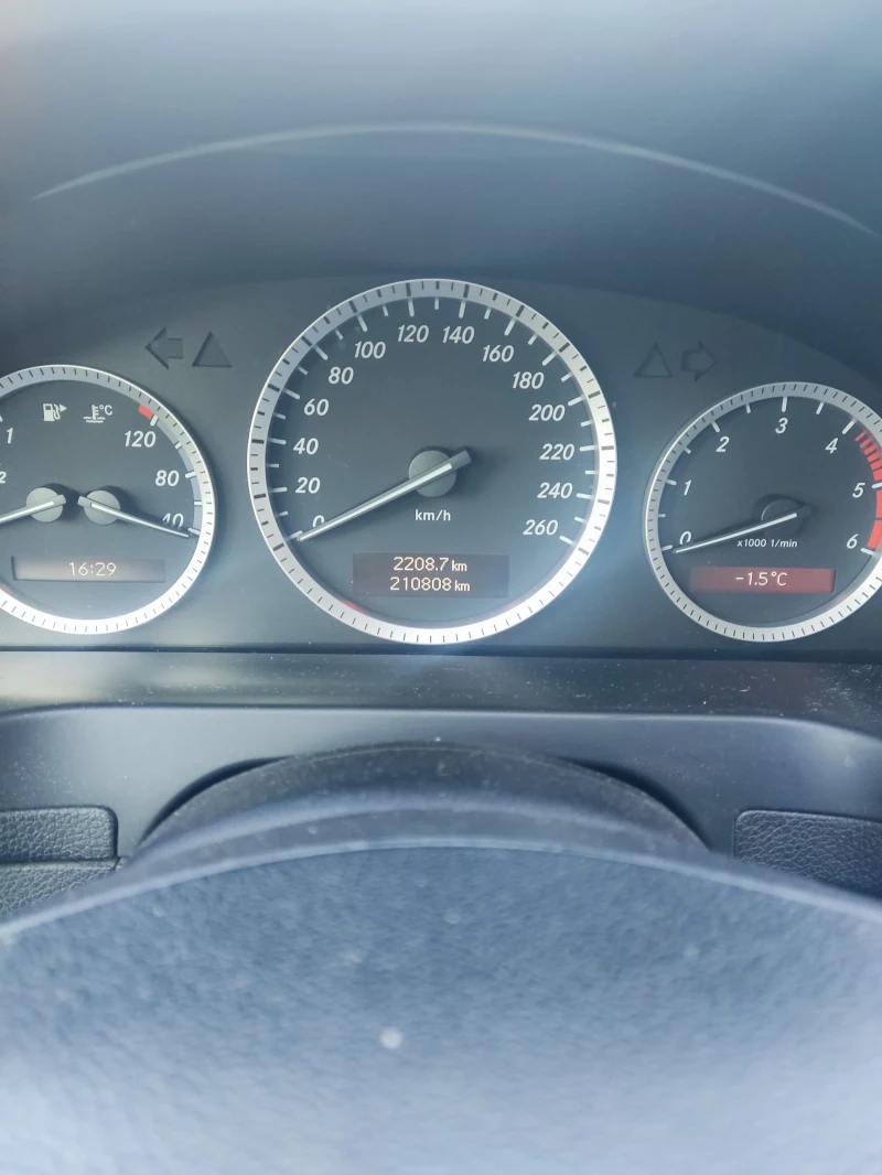 Mercedes-Benz C 200, снимка 10 - Автомобили и джипове - 53145186